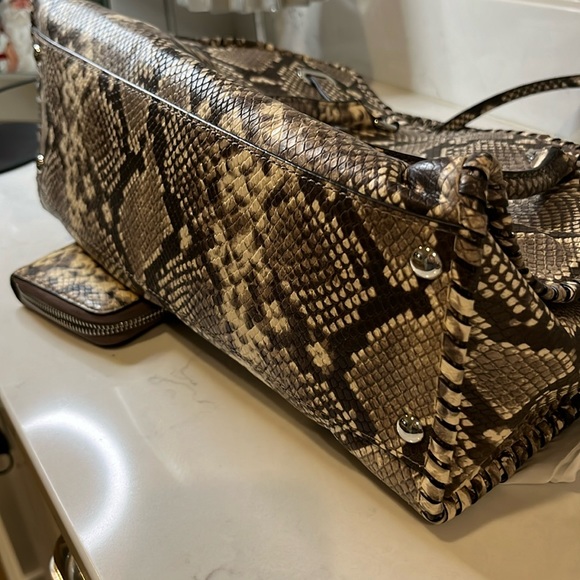 Michael Kors BUNDLE- Hamilton Python Tote Bag, Matching Wallet & NWT Dust bag - Picture 14 of 16